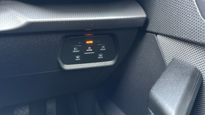 SEAT Leon 1.5 TSI EVO SE Dynamic 5dr Petrol Hatchback